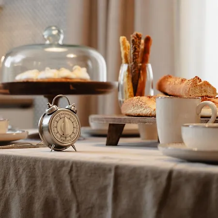 Naxian Nest Penthouse 3br - Walk To *