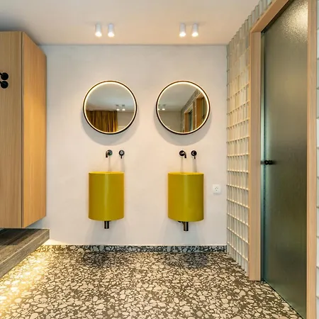 Naxian Nest Suites&apartments *