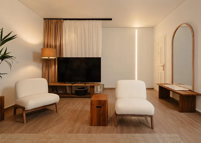 Naxian Nest Penthouse 3br - Walk To Апартаменты